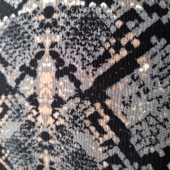 Scoop NYC Reptile Print Open Front Light Jacket - Picture 11 of 12